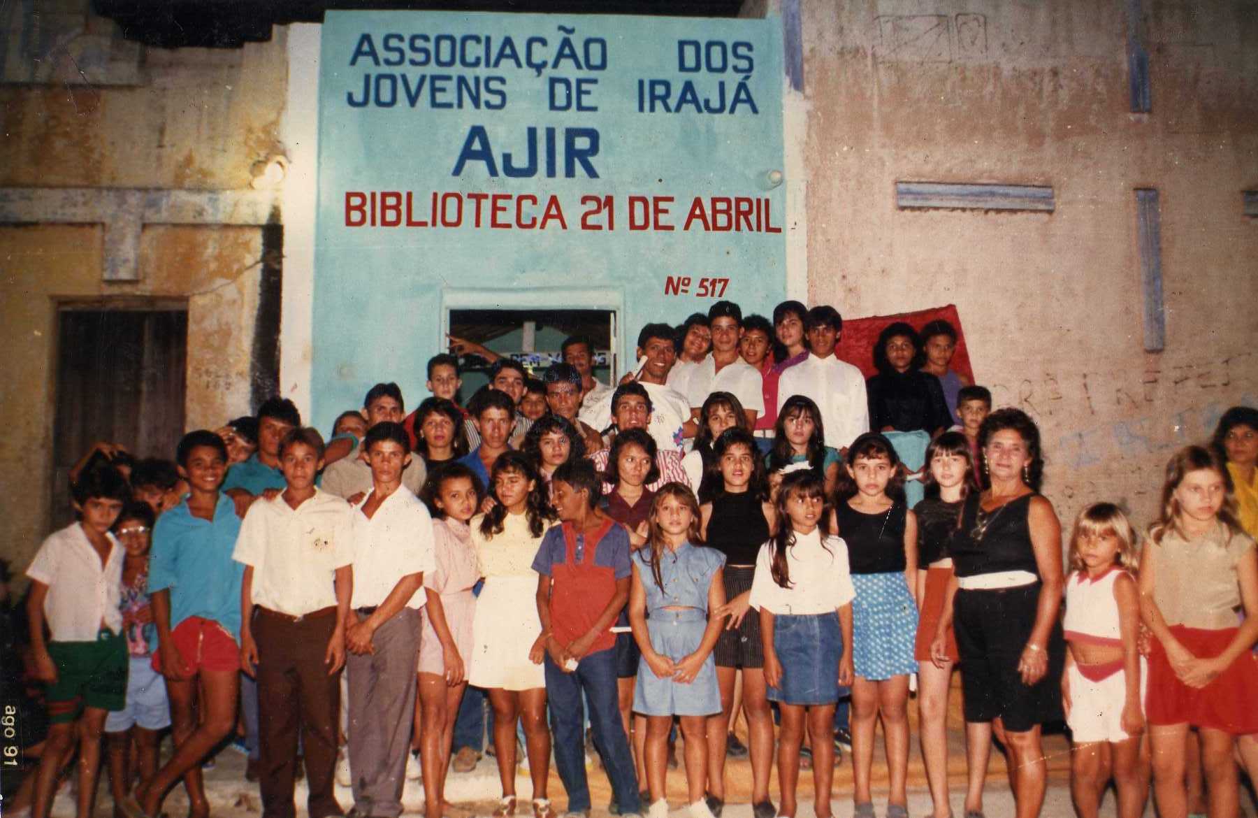 BIBLIOTECA 21 DE ABRIL